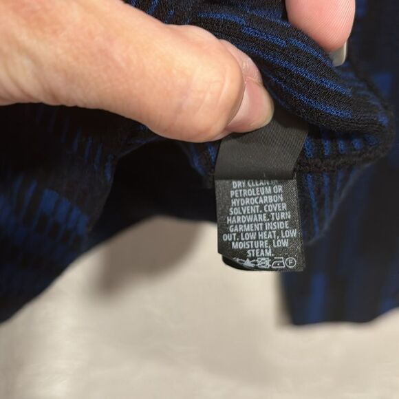 St. John black and blue abstract sweater size small - Picture 5 of 6